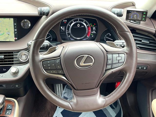 TOYOTA LEXUS LS500 4WD 2018