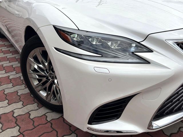 TOYOTA LEXUS LS500 4WD 2018