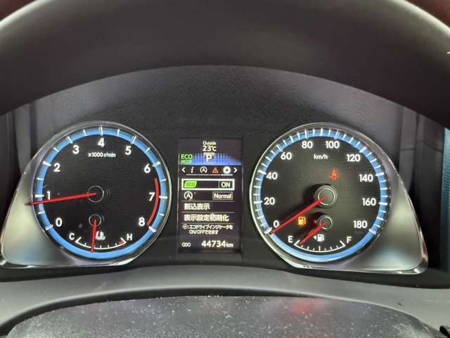 TOYOTA HARRIER 4WD 2014