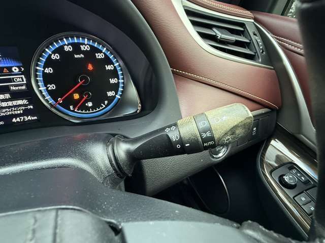 TOYOTA HARRIER 4WD 2014