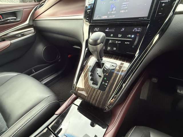 TOYOTA HARRIER 4WD 2014