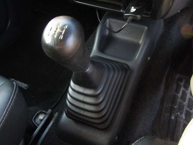 SUZUKI JIMNY 4WD 2012