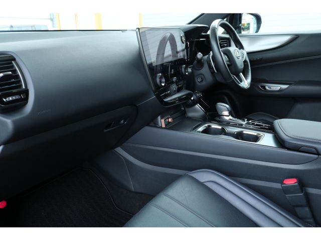 TOYOTA LEXUS NX350h 2023