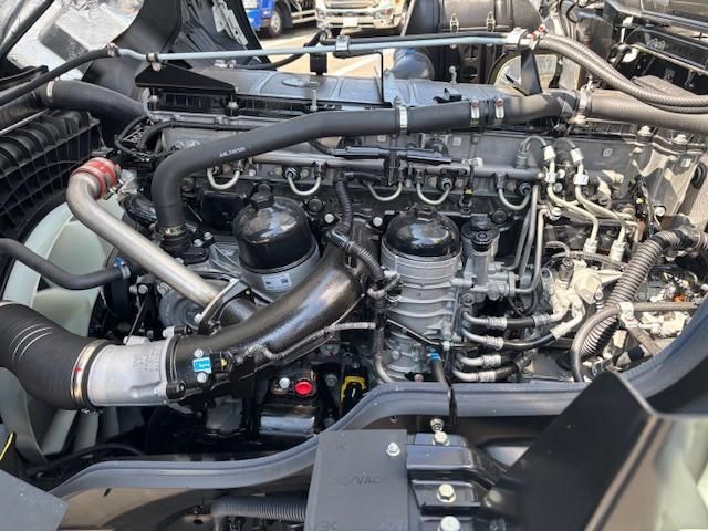 MITSUBISHI FUSOU SUPER GREAT 2025