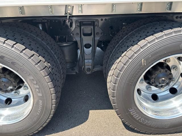 MITSUBISHI FUSOU SUPER GREAT 2025