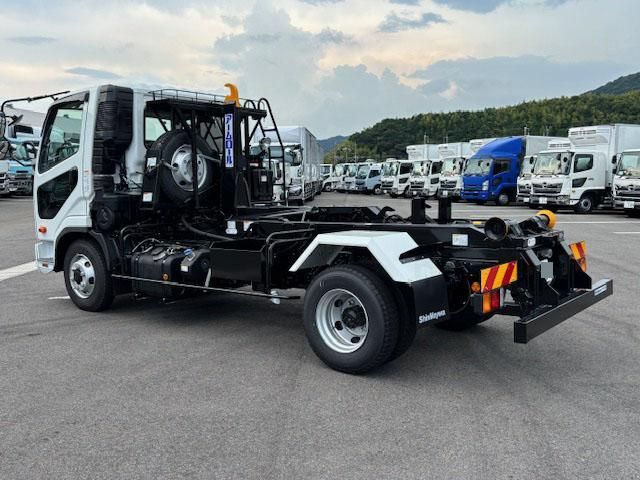 MITSUBISHI FUSOU FIGHTER 2025