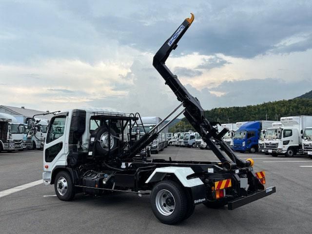 MITSUBISHI FUSOU FIGHTER 2025