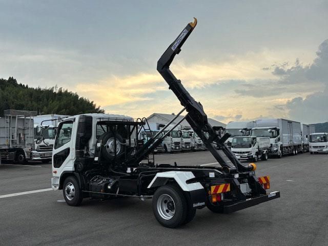 MITSUBISHI FUSOU FIGHTER 2025