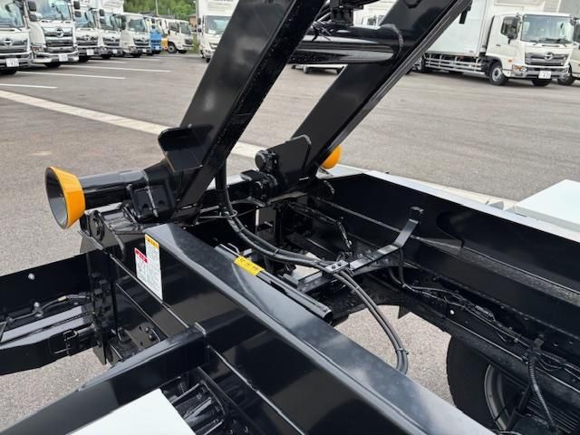 MITSUBISHI FUSOU FIGHTER 2025