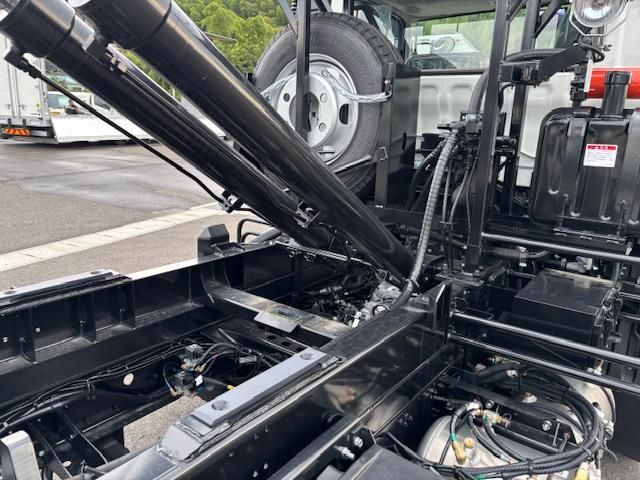 MITSUBISHI FUSOU FIGHTER 2025