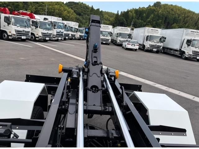 MITSUBISHI FUSOU FIGHTER 2025