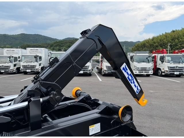 MITSUBISHI FUSOU FIGHTER 2025