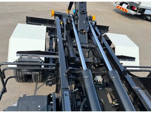 MITSUBISHI FUSOU FIGHTER 2025