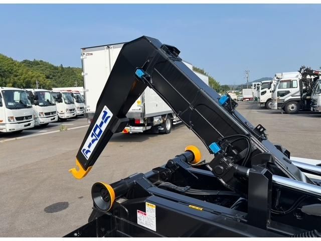 MITSUBISHI FUSOU FIGHTER 2025