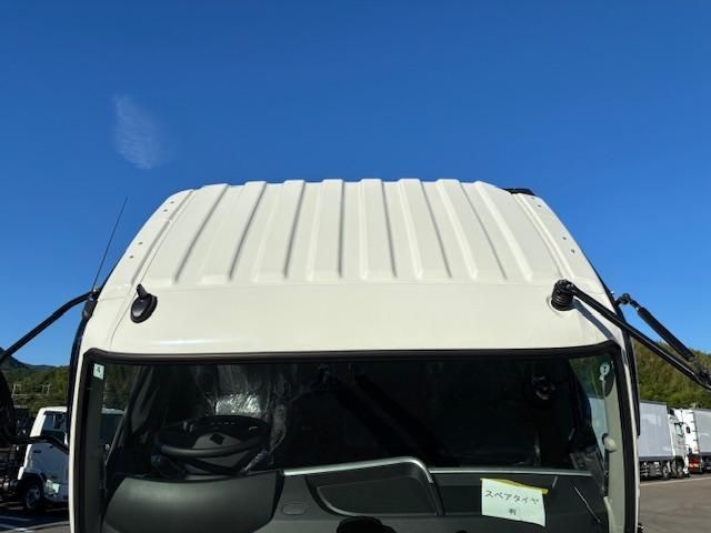 MITSUBISHI FUSOU FIGHTER 2025