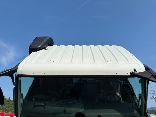 MITSUBISHI FUSOU SUPER GREAT 2025