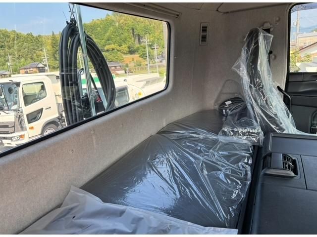 MITSUBISHI FUSOU SUPER GREAT 2025