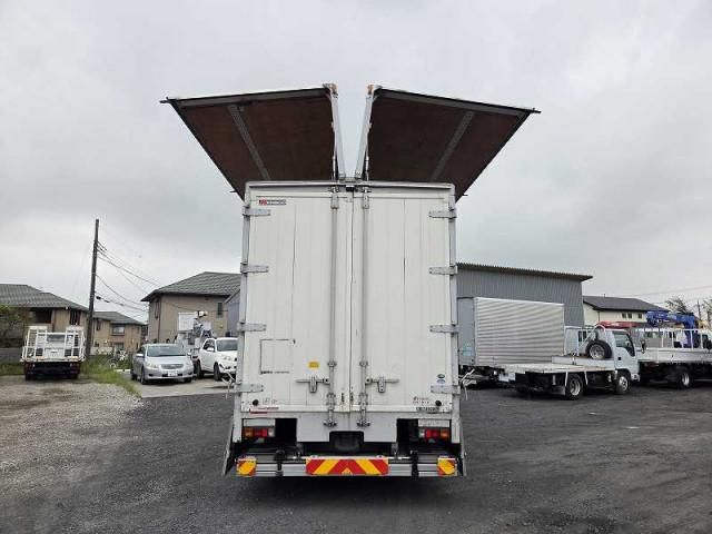 MITSUBISHI CANTER 2016