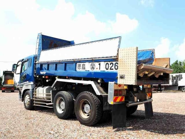 MITSUBISHI FUSOU SUPER GREAT 2011