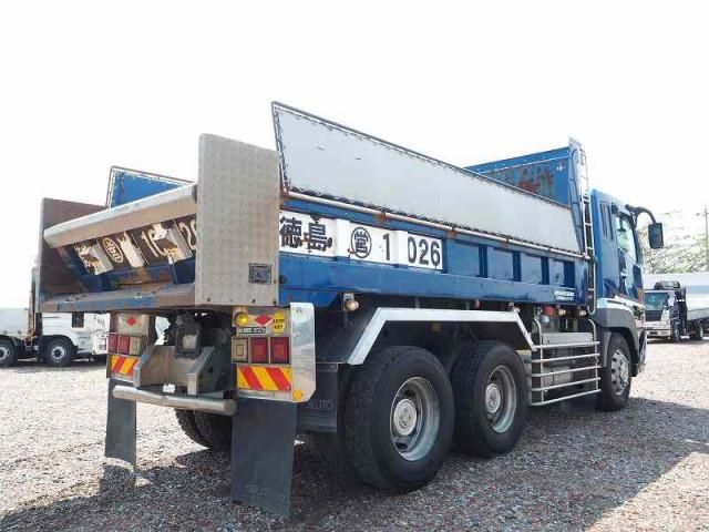 MITSUBISHI FUSOU SUPER GREAT 2011