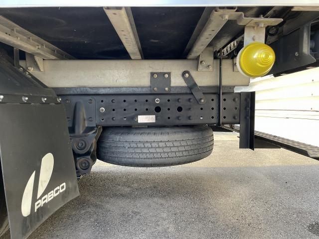 MITSUBISHI CANTER 2016