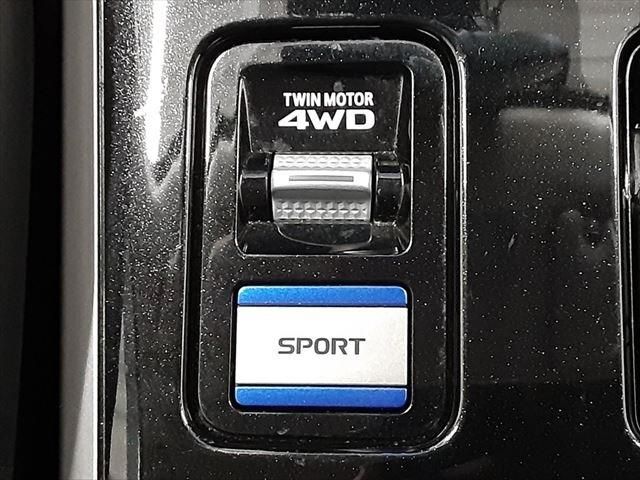 MITSUBISHI OUTLANDER PHEV 2019