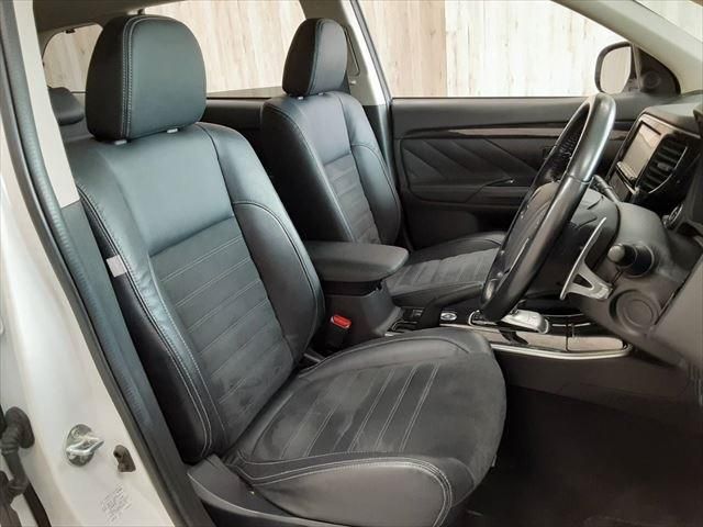 MITSUBISHI OUTLANDER PHEV 2015