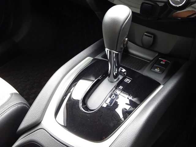 NISSAN X-TRAIL 2WD 2018