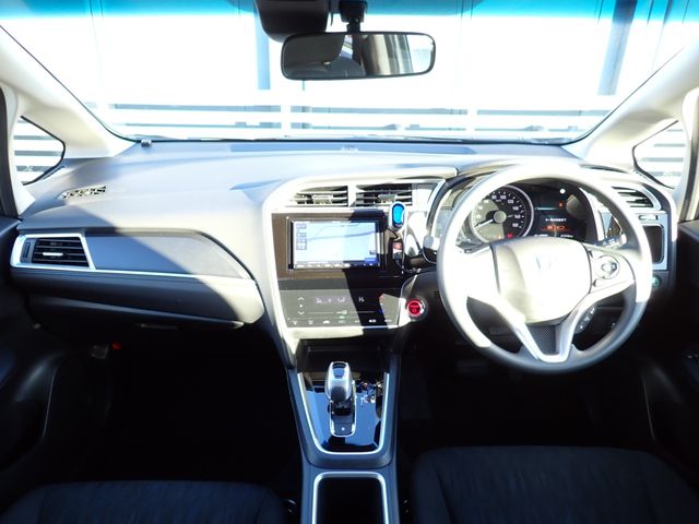 HONDA SHUTTLE HYBRID 2022