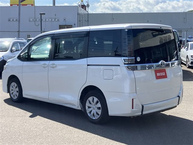TOYOTA VOXY 4WD 2018
