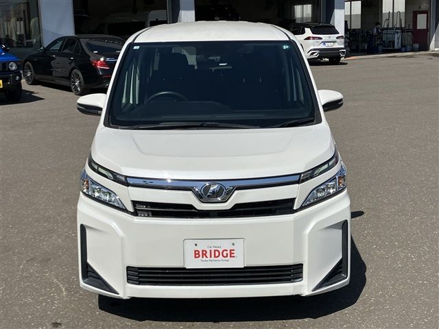 TOYOTA VOXY 4WD 2018