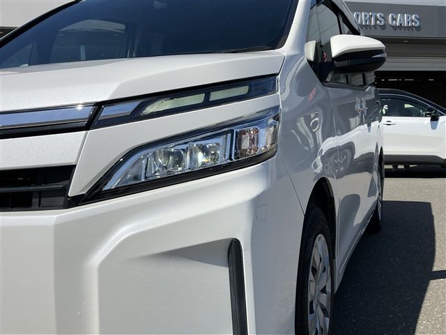 TOYOTA VOXY 4WD 2018