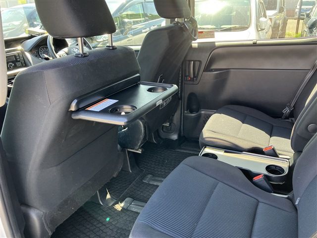 TOYOTA VOXY 4WD 2018