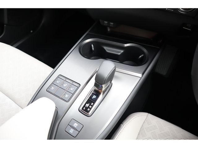 TOYOTA LEXUS UX300h 2025