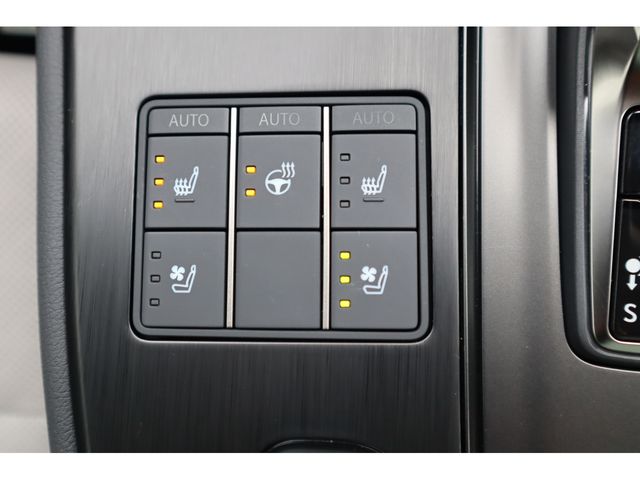 TOYOTA LEXUS UX300h 2025