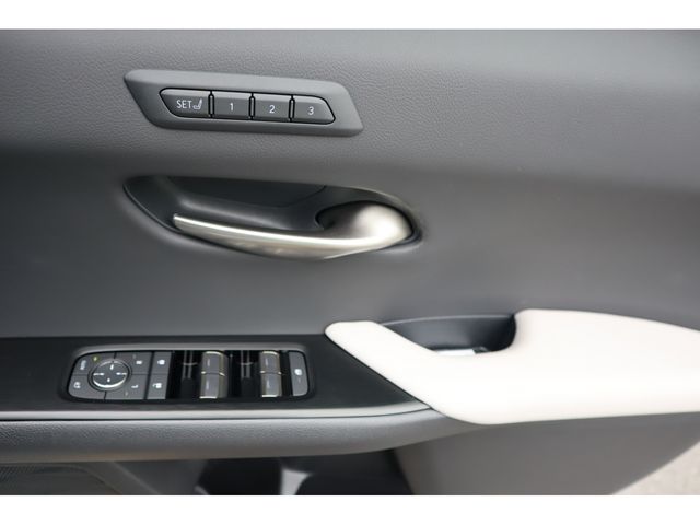 TOYOTA LEXUS UX300h 2025