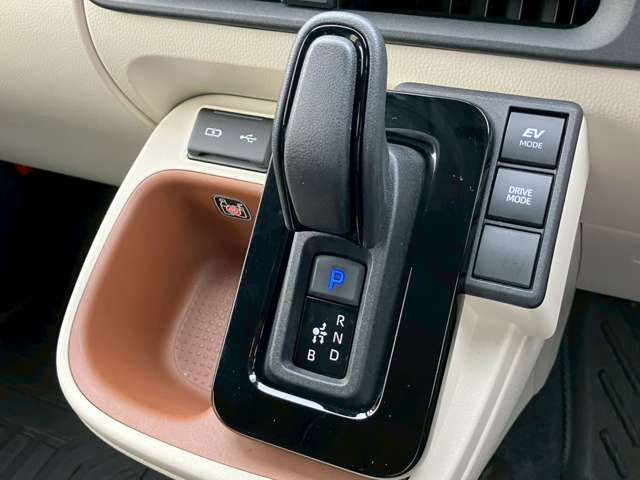 TOYOTA SIENTA HYBRID 2023