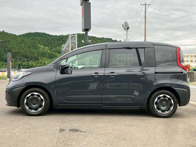TOYOTA SIENTA HYBRID 2023