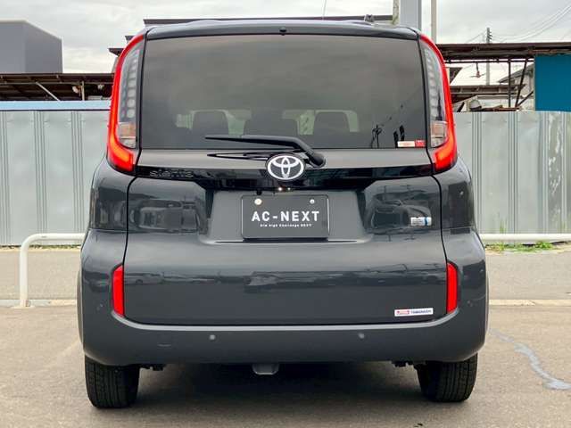 TOYOTA SIENTA HYBRID 2023