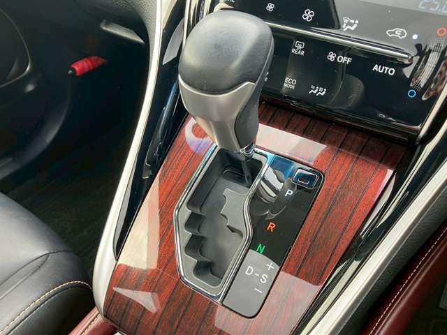 TOYOTA HARRIER HYBRID 2015