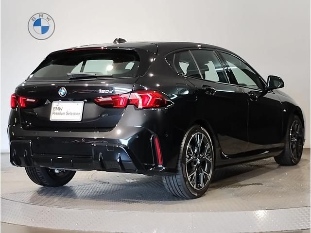 BMW BMW 1series 2025