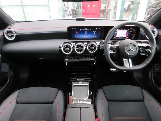 MERCEDES BENZ MERCEDES BENZ CLA class 2025