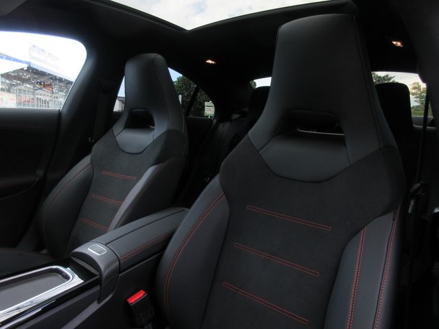 MERCEDES BENZ MERCEDES BENZ CLA class 2025