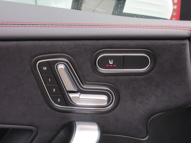 MERCEDES BENZ MERCEDES BENZ CLA class 2025