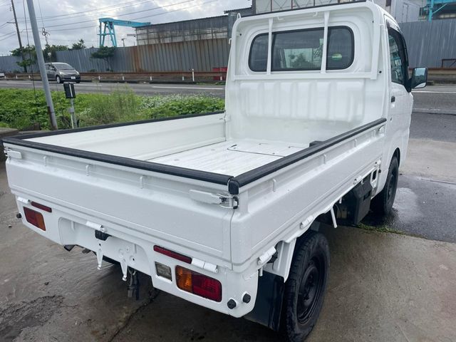 DAIHATSU HIJET truck 4WD 2015