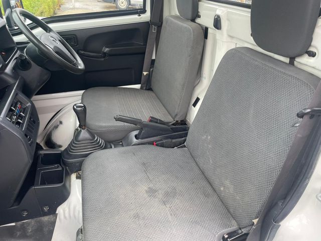 DAIHATSU HIJET truck 4WD 2015