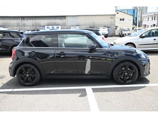 BMW MINI COOPER S 2024