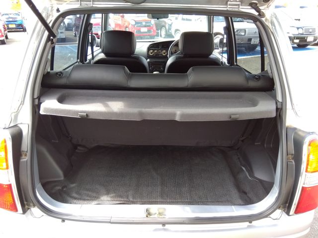 DAIHATSU MIRA GINO 4WD 2004