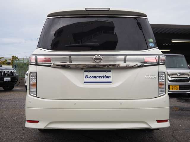 NISSAN ELGRAND  4WD 2014