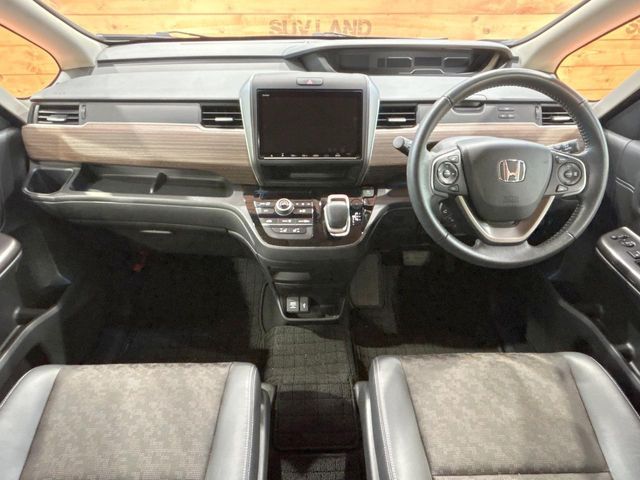 HONDA FREED HYBRID 2023